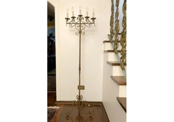 Luminária em Pedestal com 5 Lâmpadas Incandescentes