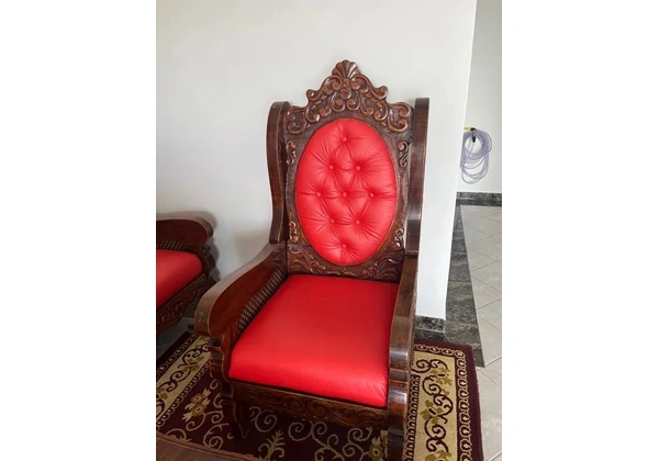 Conjunto de sofá em madeira maciça - estilo colonial