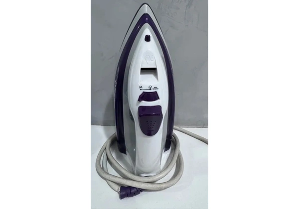 Ferro de Passar Roupa BLACK + DECKER