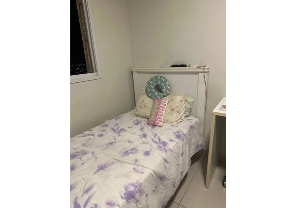 Cama de solteiro e colchão