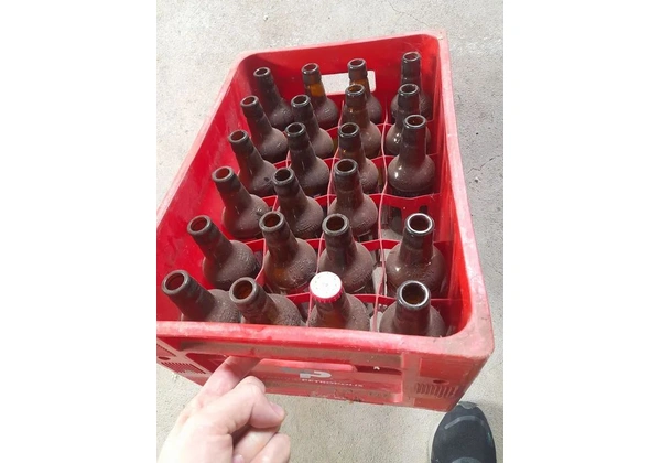 Engradado com 23 garrafinhas (300ml)