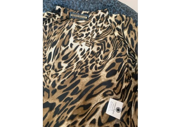 Jaqueta de couro com estampa de leopardo