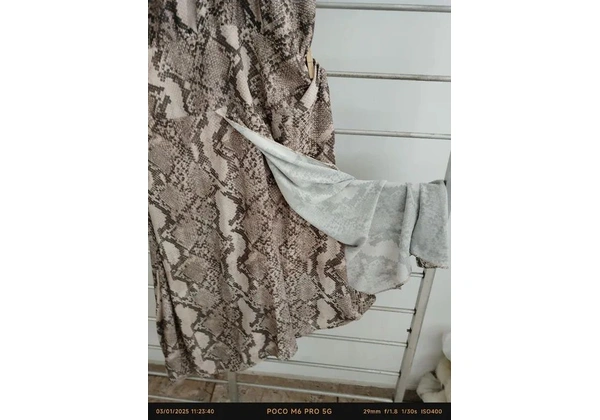 Vestido, lança perfume, usado uma vez.