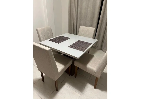 Mesa de Jantar 4 Cadeiras