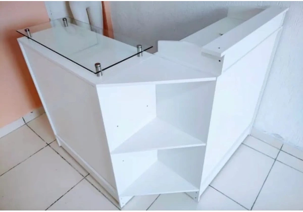 BALCÃO EM L - BALCÃO CAIXA + BALCÃO SIMPLES COM TAMPO DE VIDRO
