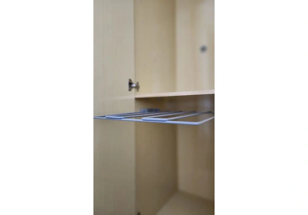 Guarda-Guarda Roupa Completo com Cama e Comoda