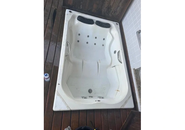 Banheira hidromassagem Dupla - Somente o casco.