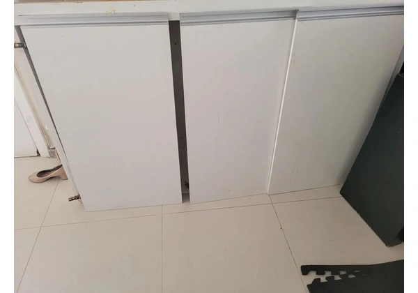 Armário ilha branco 4 prateleiras.