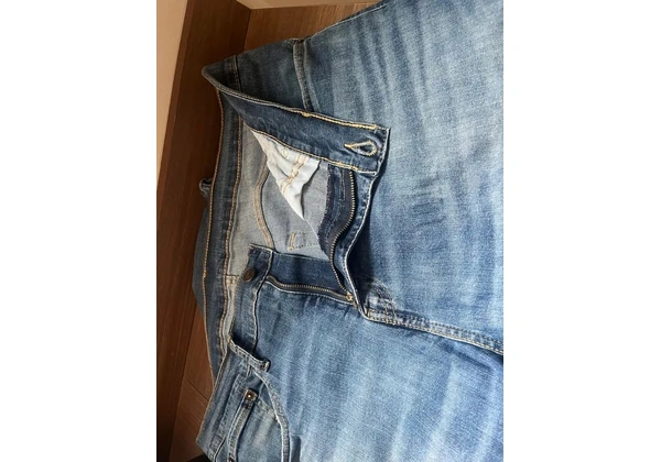 Calça Jeans Levi?s Original modelo 512 - tamanho 46