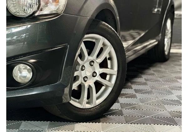 Chevrolet sonic 1.6 completo aut 2014