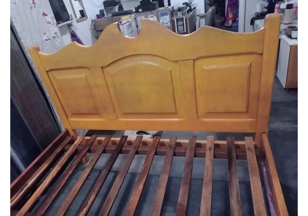 CAMA DE MADEIRA USADA R$350 ENTREGO