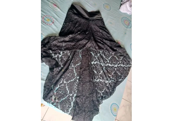 02 Saias Feminina renda preta com forro