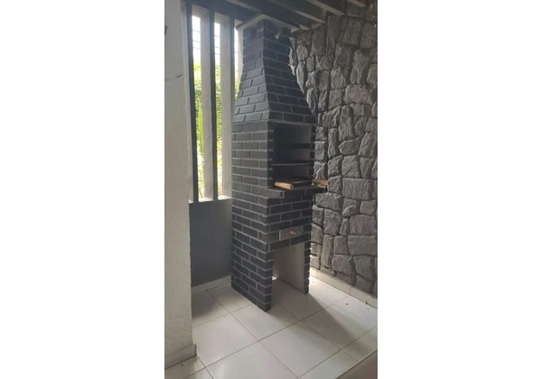 CHURRASQUEIRA PRÉ MOLDADA TAMANHO 
