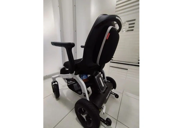 Cadeira de Rodas Motorizada Robooter