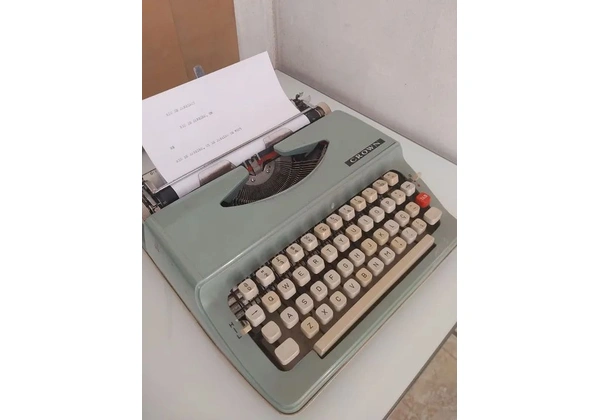 Máquina de Datilografar Crown