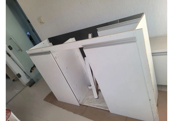 Armário ilha branco 4 prateleiras.