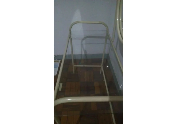 Penteadeira com espelho oval
