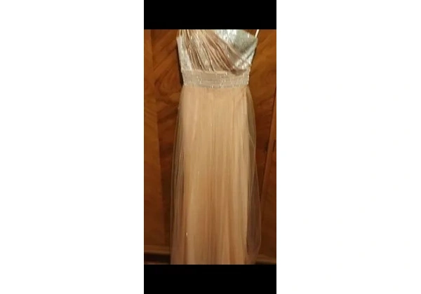 Vestido de Festa Rosa Importado. Coniefox de um ombro só