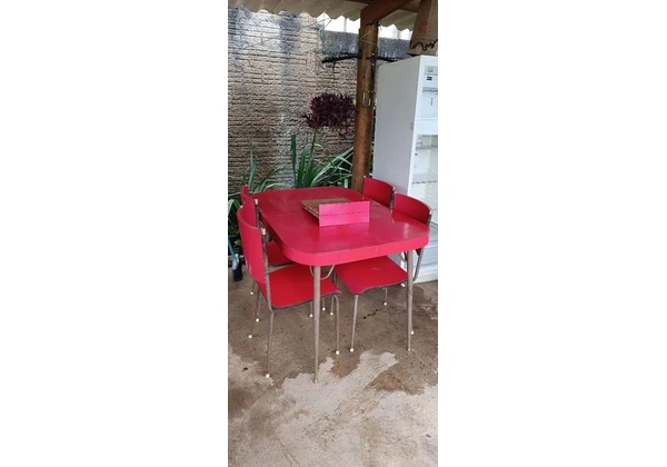 Mesa antiga vintage década de 60