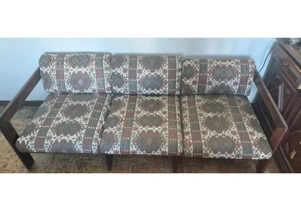 Sofá Antigo Design Anos 60 Jacarandá 3 lugares