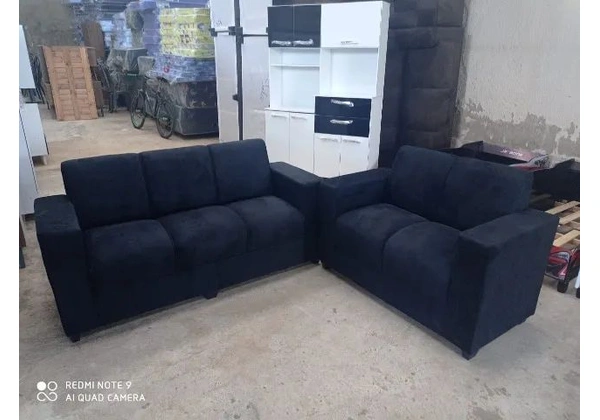Sofa Ari simples 2 e 3 lugares promoção