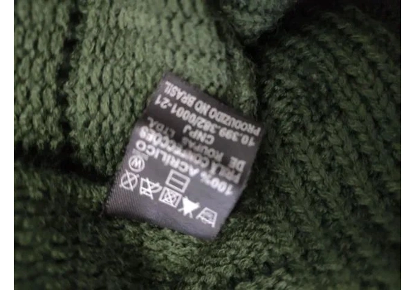 PONCHO lã ABERTO TAM M ( até Tam 48) 80, 00<br>Verde<br>Altura 84cm<br>Largura 1, 35cm