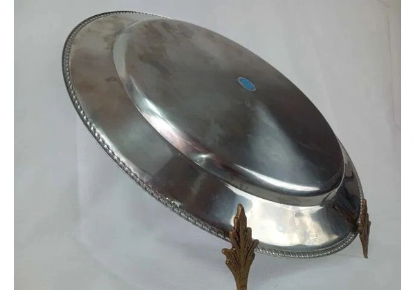 PRATO PARA BOLO RENDONDA EM INOX, BORDA CORDÃO, VINTAGE, NOVO.