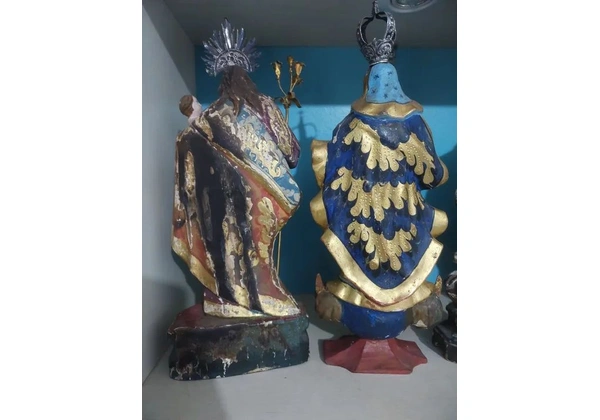 Nossa senhora em madeira