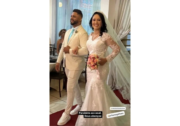 Vestido de noiva e grinalda