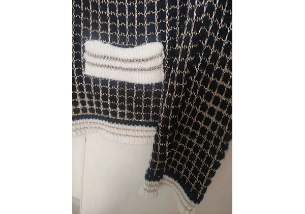 Casaquete Tricô com fio dourado