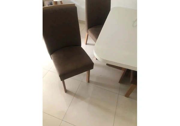 Mesa retangular quatro cadeiras