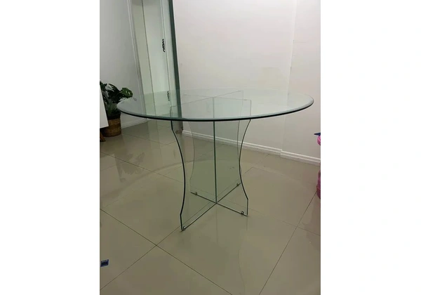 Mesa toda em vidro