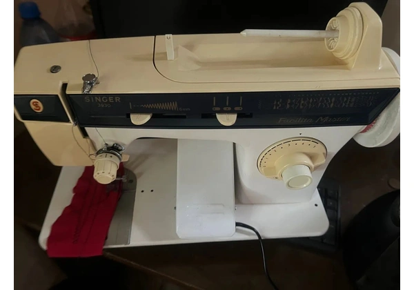 Máquina de costura doméstica