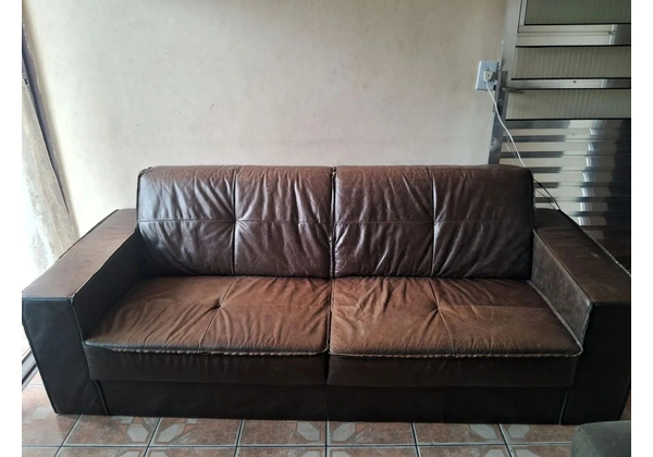 Sofa de couro legítimo