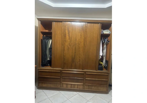 Guardar Roupas de madeira