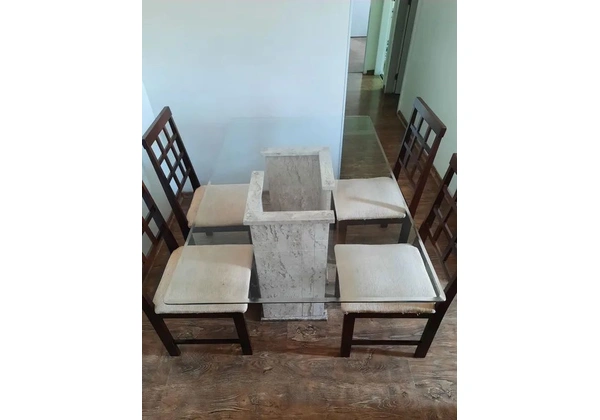 Mesa de Jantar de Vidro - Base de Mármore com 4 Cadeiras