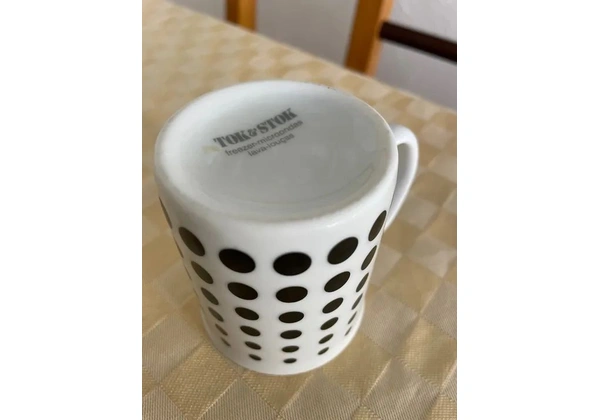 Caneca Tok Stok bola dentro