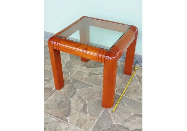 Mesa em Madeira Maciça