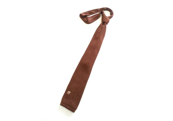 Gravata de crochê pierre cardin ( usada )
