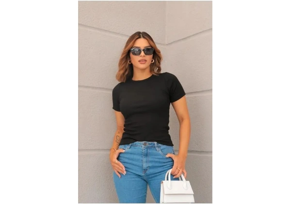 NOVA - Blusa Básica de Algodão - Tamanho P/M (fechamento de loja)