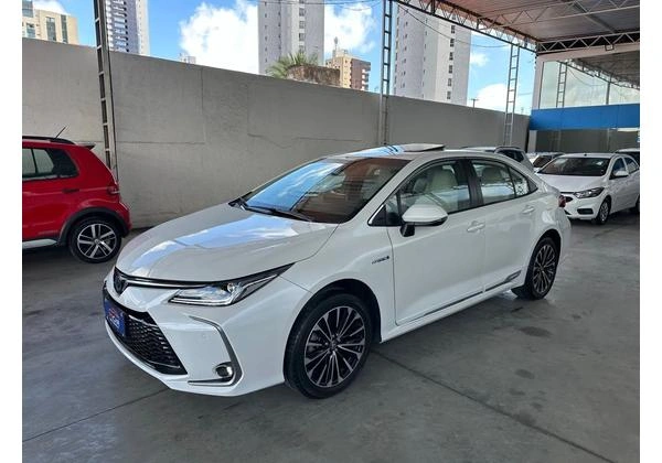 Toyota Corolla Altis Premium Hibrid 2024 c/ apenas 4000 kms rodados!