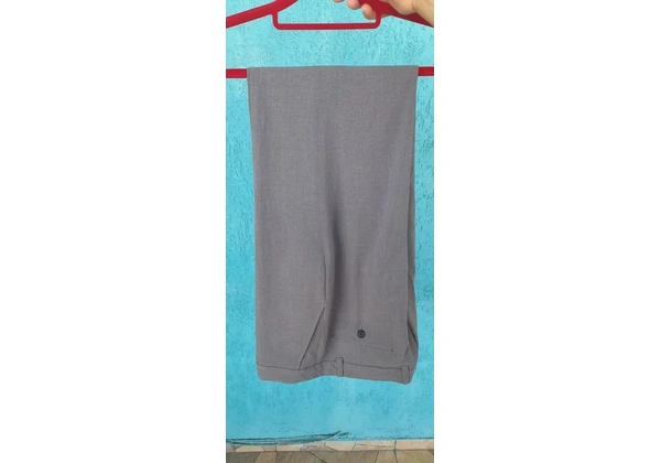 Calça social nova