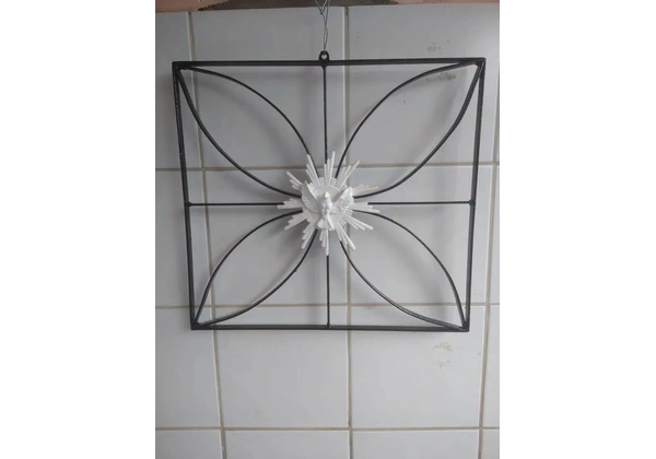 Quadro de ferro arabesco santo espírito