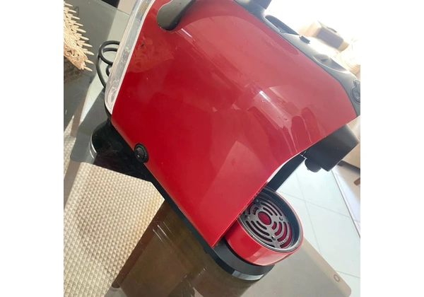 Cafeteira Vermelha seminova Três Corações
