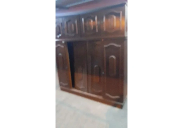Guarda roupas colonial