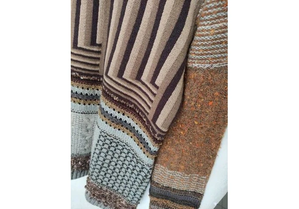 GRIFFANE cardigã Tam M ( até Tam 46) 140, 00<br>Altura 75cm<br>Largura até 60cm