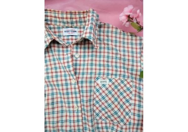 Blusa feminina quadriculada Guess