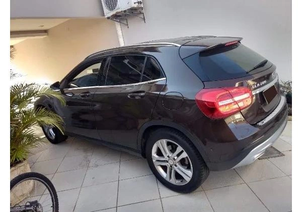 Mercedes GLA 200 VISION 1.6 2015/2015 Marrom