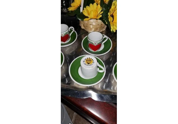 Belíssimo Antigo Jogo de Xícaras de porcelana