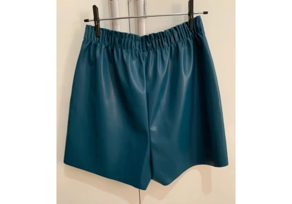 (NOVO! Tam: G ou 44) Short Couro Fake Courino Sintético